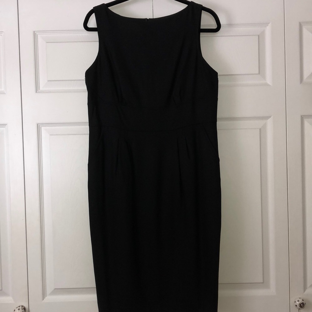 Dress - Picture 3 of 4